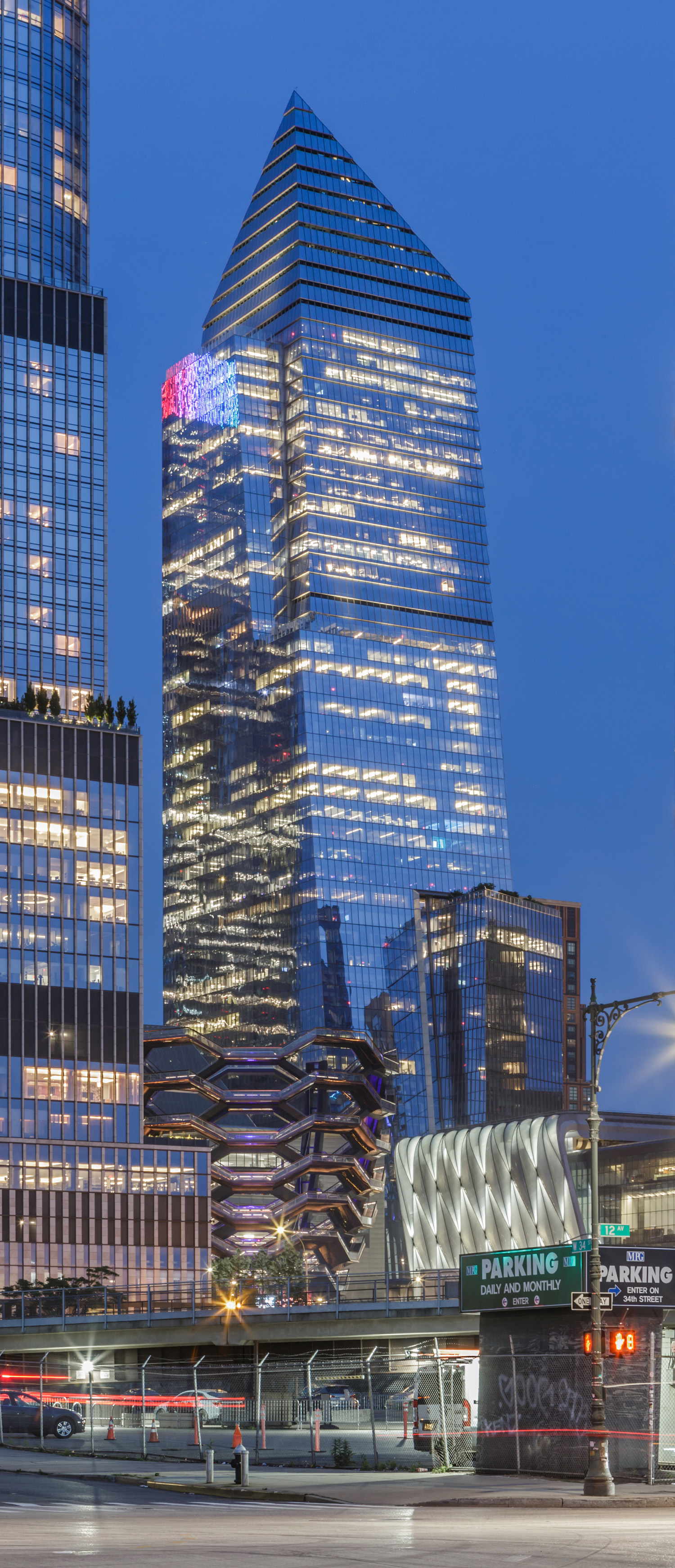 10 Hudson Yards, New York City - View from 12th Avenue. © Mathias Beinling